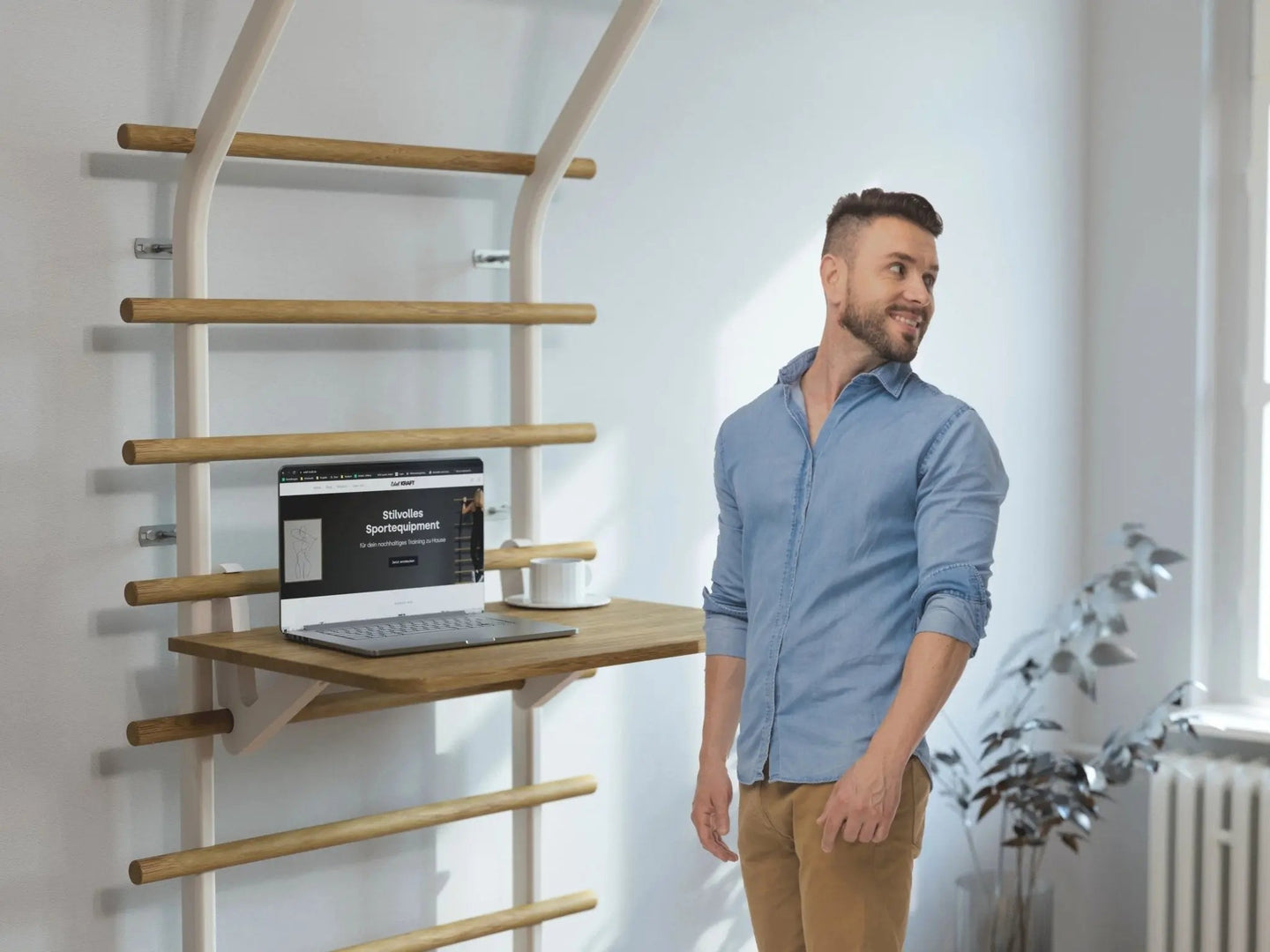 Schreibtisch-Modul für Sprossenwand im Homeoffice